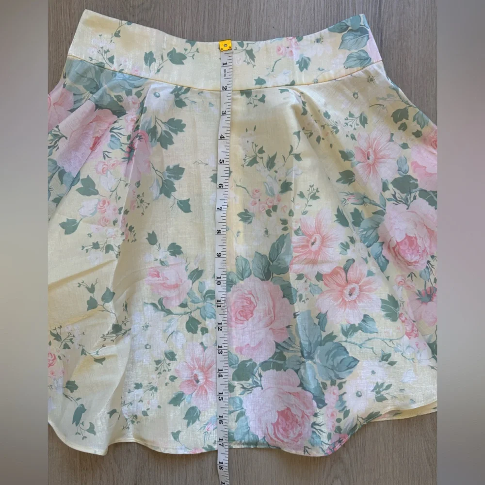 Selkie Paper Doll Fantasy Floral A-Line Skirt in Pale Yellow and Pink Size XS